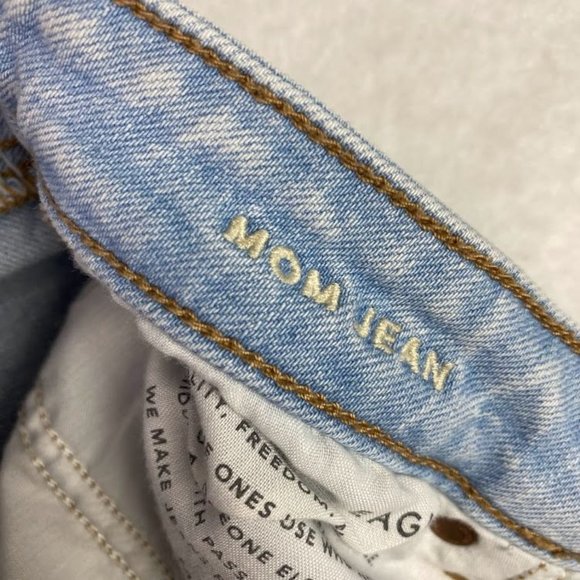 American Eagle Comfort Stretch Hi-Rise Ripped Distressed Mom Jeans Sz. 4 X-SHORT - Picture 4 of 9